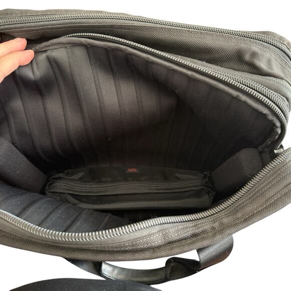 TUMI Alpha Black Laptop Bag Luggage - Picture 5 of 13